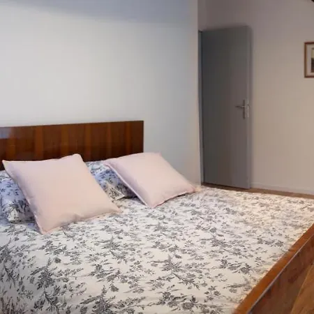 Maison Avec Garage A 5 Min A Pied Des Lanternes *